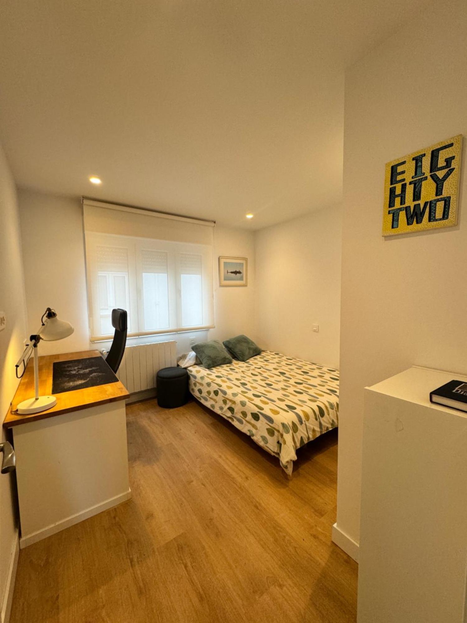 Piso De 2 Habitaciones En Centro, Zona Muy Tranquila Con Playa A 2 Min Andando Gijon Exterior photo