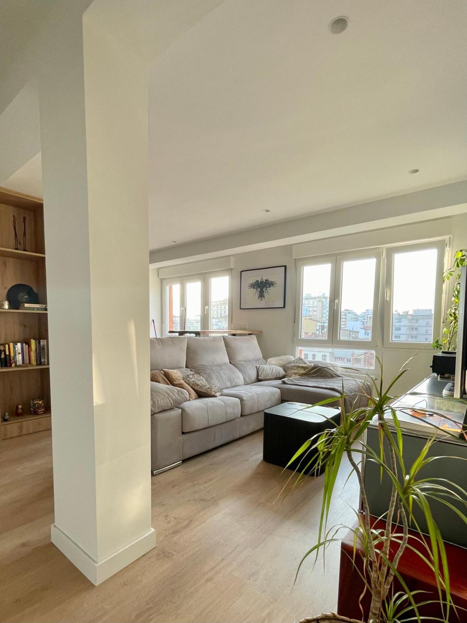 Piso De 2 Habitaciones En Centro, Zona Muy Tranquila Con Playa A 2 Min Andando Gijon Exterior photo